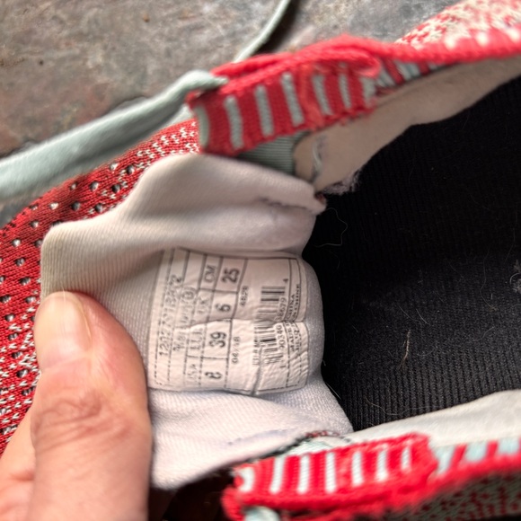 Brooks Levitate 2 Sneakers Size 8 - Picture 13 of 16